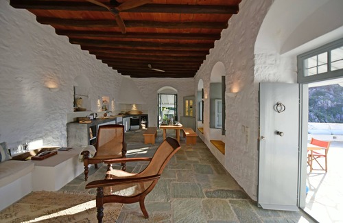 idhra Casa | Villa Alma - Large spacious house close to the port