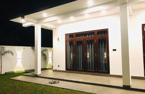 Kamburugamuwa Hotel | Villa Alora