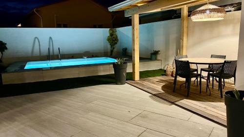 Bastia Apartamento | Villa Altea- Lido Marana - piscine privée exclusive - plage à pied - 3 bedrooms house - private swimming pool - beach access on foot