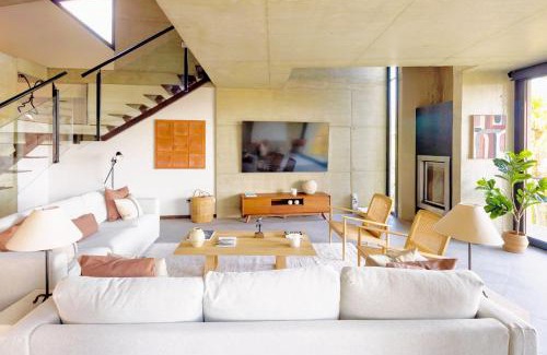 San Sebastián Villa | Villa Angelu, Encanto Arquitectónico con Piscina Privada