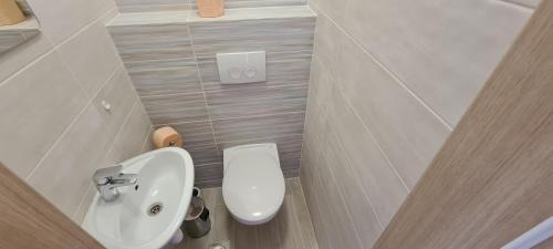 Komarna Apartamento | Villa Aninka