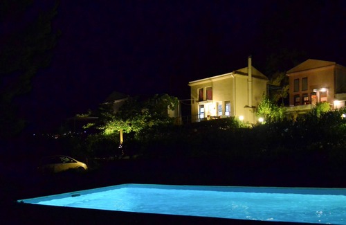 Paliouri Villa | Villa Artemis con piscina por JJ Hospitality