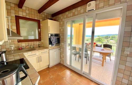 Greoux-les-Bains Villa | VILLA AT THE FOOT OF THE CASTLE WITH STUNNING VIEWS