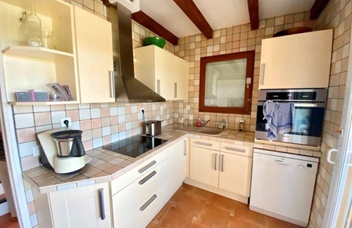 Greoux-les-Bains Villa | VILLA AT THE FOOT OF THE CASTLE WITH STUNNING VIEWS