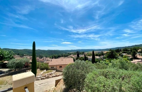 Greoux-les-Bains Villa | VILLA AT THE FOOT OF THE CASTLE WITH STUNNING VIEWS