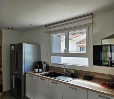 Cornebarrieu Apartamento | Villa avec baignoire balnéo véranda & jardin