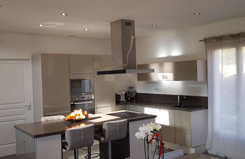 Peri Villa | Villa Avec Piscine Entre mer et Montagne