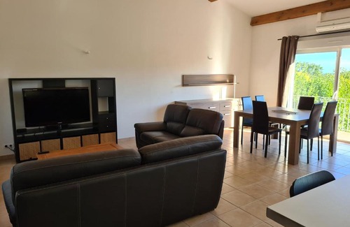 Monteils Casa | Villa avec piscine et jacuzzi proche d'uzes