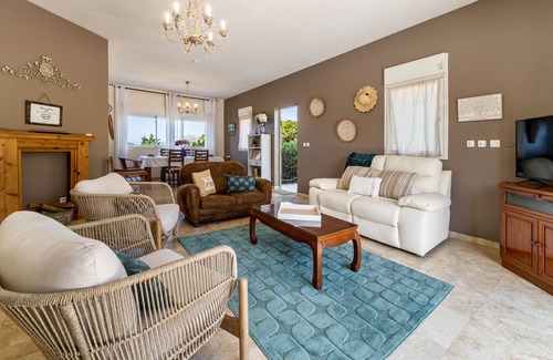 Saint-Joseph Villa | Villa Avec Piscine au Milieu des Chevaux