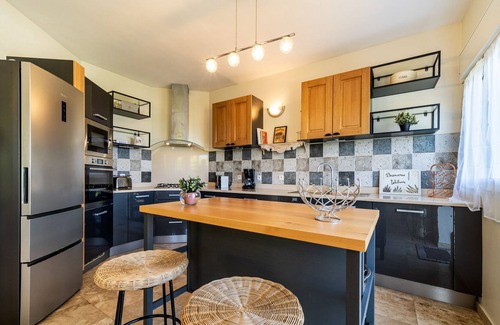 Saint-Joseph Villa | Villa Avec Piscine au Milieu des Chevaux