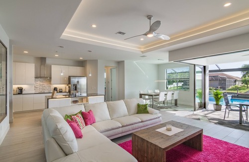 Pelican Villa | Nuevo 2017: VILLA AVIVA, gran terraza orientada al sur con spa / piscina climatizada, directamente en el canal