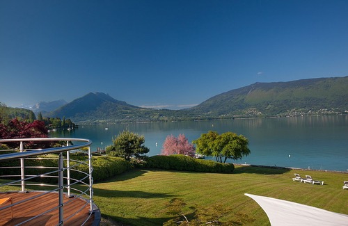 Veyrier-du-Lac Villa | Magnífica villa con vistas extraordinarias. Muelle privado con acceso directo al lago.