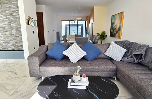 Acuario Villa | New Luxury 4BR Private Heated Pool and Jacuzzi Villa.