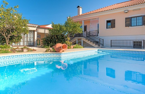 Aldeia de Brescos Villa | Villa 'Beautiful Deluxe 4 Bedroom' con piscina privada, jardín privado y acceso Wi-Fi