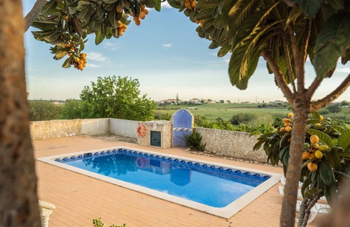 Barrocal Villa | Villa 'Bee Home Alojamento Local' con piscina privada, terraza privada y Wi-Fi