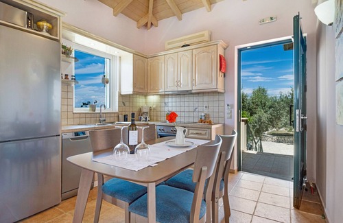 Tsoukaladhes Villa | Villa 'Belvedere Rosa' con vistas al mar, piscina, terraza y Wi-Fi