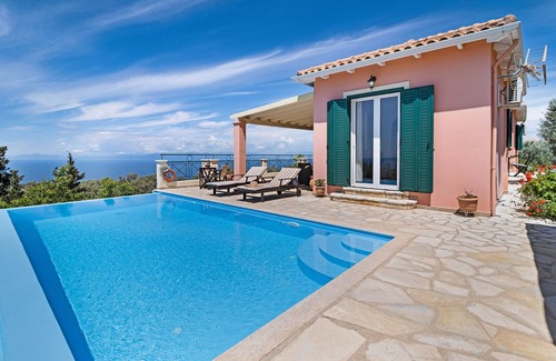 Tsoukaladhes Villa | Villa 'Belvedere Rosa' con vistas al mar, piscina, terraza y Wi-Fi