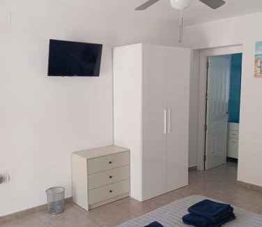 La Colina Casa | Villa Benucia family guest house