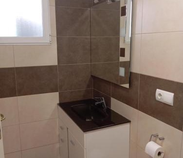 La Colina Casa | Villa Benucia family guest house