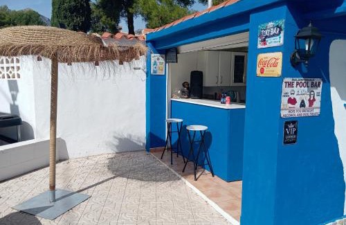 La Colina Casa | Villa Benucia family guest house