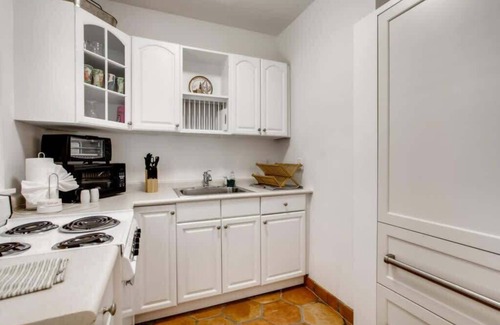 Parker Ridge Casa | Villa Blanca | 4bd/3.5ba | Private Pool & Parking