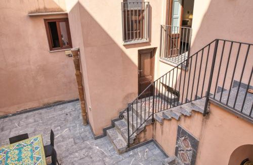 Old Town Apartamento | Villa Bordonaro - by Vacation Service