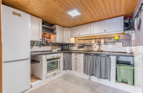 Almuñécar Villa | Villa "Buganvilla" con vistas al mar, piscina, bañera de hidromasaje, terrazas y jardín