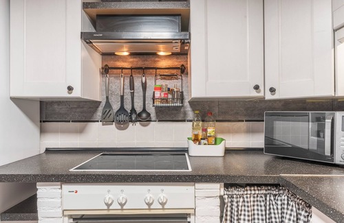 Almuñécar Villa | Villa "Buganvilla" con vistas al mar, piscina, bañera de hidromasaje, terrazas y jardín