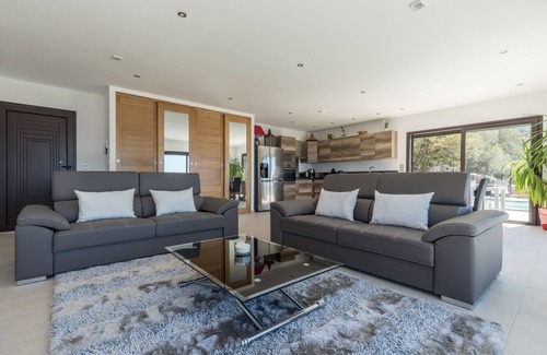 Olmeto Villa | Villa 'Bumortu' con vistas al mar, Wi-Fi y aire acondicionado