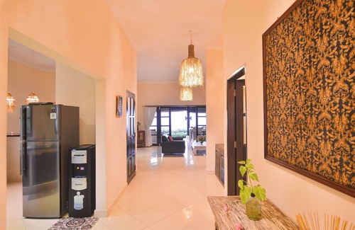 Dencarik Villa | Villa Bundar: Luxury Beachfront Villa Con Personal
