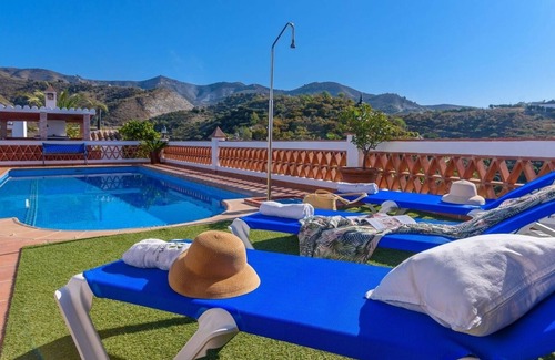 Almuñécar Villa | Villa Camarón Almuñécar by Ruralidays
