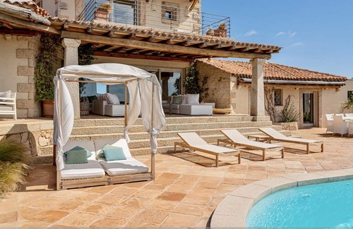 Abbiadori Villa | Villa Camelia - Luxury 6 bedroom with beautiful views