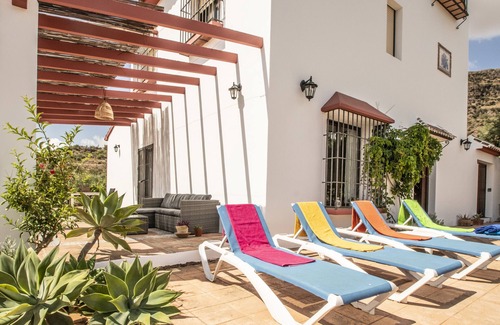 Alora Villa | Villa "Caminito del Rey" con vistas a la montaña, piscina, jardín, aire acondicionado y Wi-Fi