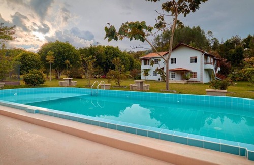 Guarne Apartamento | Villa campestre con piscina y jacuzzi