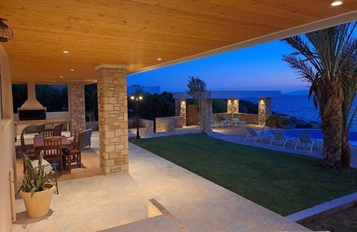 Pefkos Villa | Villa en la playa con Infinity Pool