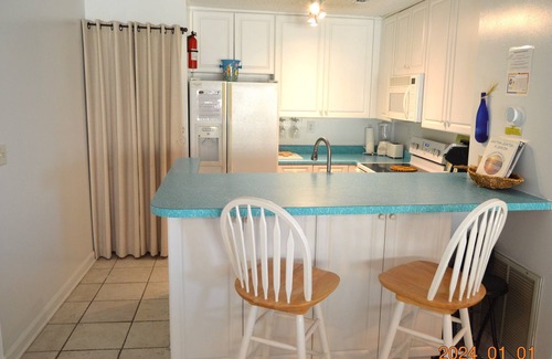 North Topsail Beach Complejo | Villa Capriani Resort Ocean Front #2- King SuiteTwo