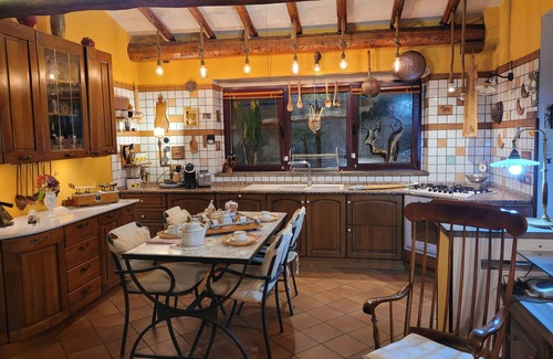 Vescovado Villa | Villa Carla in Murlo, 300sqm detached villa with garden veranda and swimming pool.