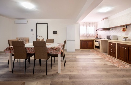 Torre Colonna-sperone Villa | Villa 'Carola Piano Terra' con piscina compartida, Wi-Fi y aire acondicionado