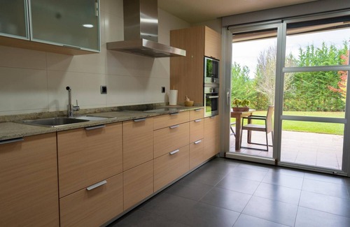 El Rasillo de Cameros Villa | Villa 'Casa El Rasillo' con vistas al lago, terraza privada y Wi-Fi