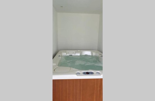 Plouneour-Brignogan-Plages Villa | Villa Cassiopée piscine intérieure, proche plage