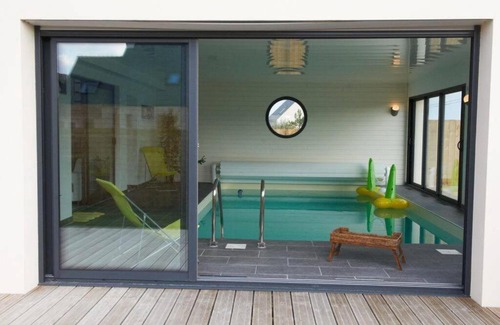 Plouneour-Brignogan-Plages Villa | Villa Cassiopée piscine intérieure, proche plage