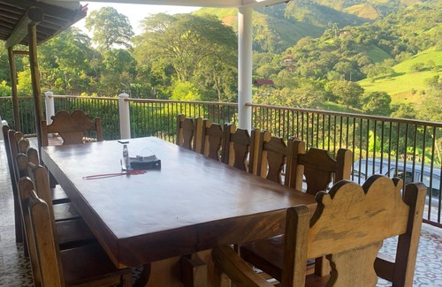 Santa Barbara Casa | FINCA VILLA CATALINA CON PISCINA Y JACUZZI CERCA A LA PINTADA