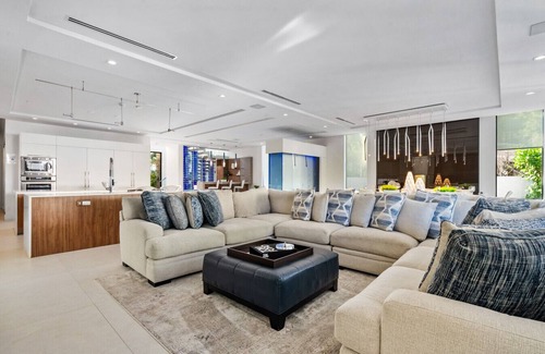 Colee Hammock Villa | Villa Celine-LAS OLAS Waterfront house with heated pool