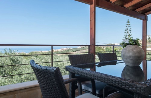 Kato Stalos Villa | Villa Xara Chania | Villa privada con piscina y vistas al mar