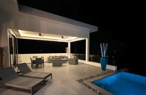 Maret Villa | Villa CHARLOTTE - SEAVIEW -4 Bedrooms