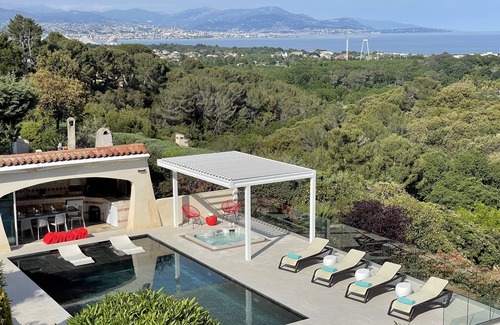 Antibes Villa | Villa Citadelle Great views, Pool, hot tub, pool table, gym Family/friends vacay