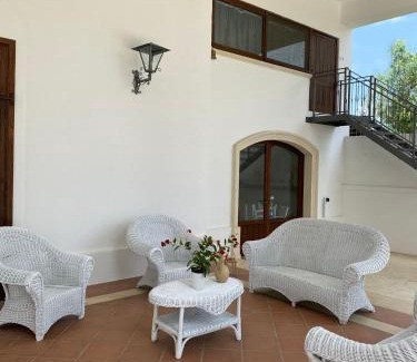 Salice Salentino Cama Y Desayuno | Villa Clori