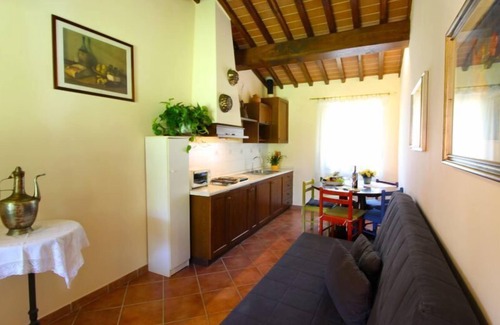 Castelfranco Piandisco Villa | Villa le Balze Castelfranco di Sopra Toscana