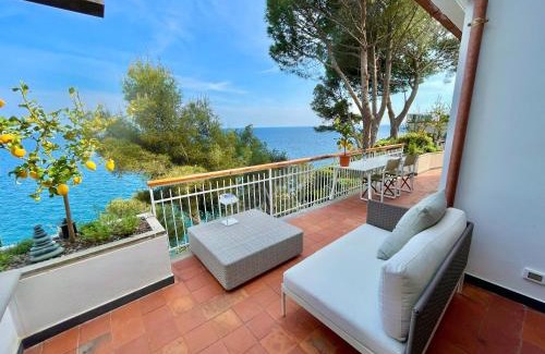 Varazze Villa | Villa Cokkinis