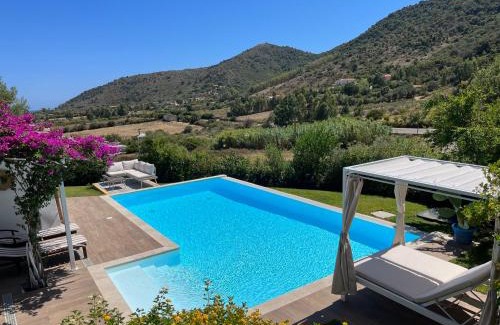 Tanaunella Casa | Villa con piscina e vista mare